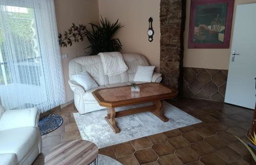 Idyllischer Ferienbungalow in ruhiger Lage mit Pool und großen Garten - Foto 5