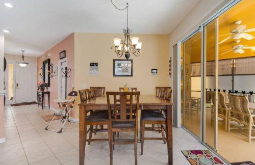 Large Pool Deck * All Rooms w/ Private Bathroom - Foto 8