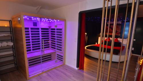 Indecent Love Room Studios - Photo 5