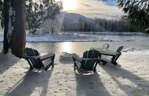 Riverfront Getaway on the Wild and Scenic - Foto 11