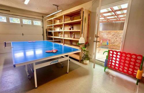 Majestic 5BR Villa with Guesthouse, Pool & Spa - Foto 26