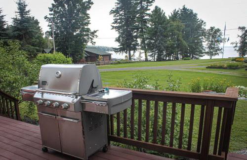 Gingerbread House on Mooselookmeguntic Lake - Photo 34