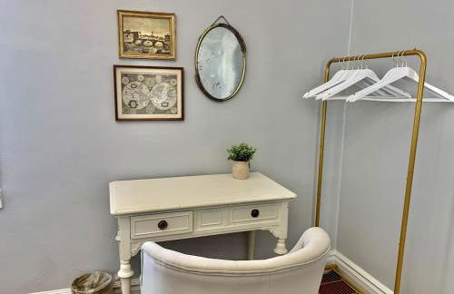 The 1900 House 1 Block From DT - Foto 10