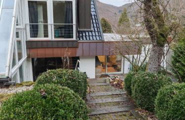 Ferienhaus Wintergarten für 8 Gäste und 2 Hunde in der Eifel mit toller Aussicht, Kamin und Garten - Foto 34