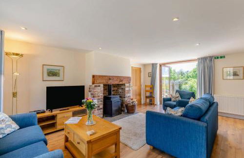 3 Bed in Burton Bradstock oc-c30571 - Photo 2