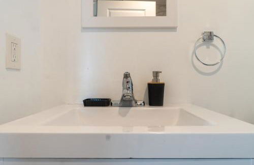 Spacious 3BR Home Near Newark Airport - Foto 8