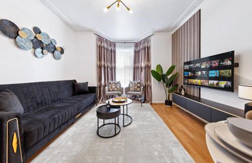 4BR North London I WiFi, Garden, Near Shops - Foto 10