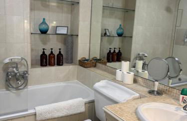 Cosy Cottage Overlooking Malmesbury Abbey - Foto 6