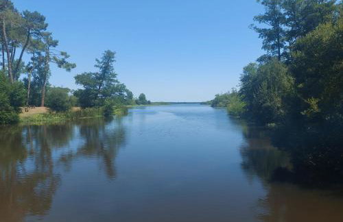 T2, 50m du lac, PISCINE, WIFI, jardin terrasse sans vis-à-vis, 1 à 4 pers - Photo 41