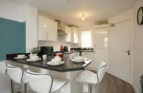 Homington House By N And N Stays, Perfect for Contractors and Workers, Private off road Parking for 2 vehicles, Fast Wifi - Foto 8