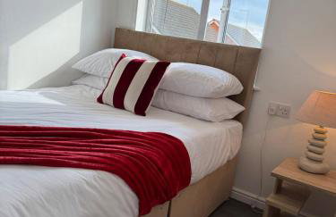 Spacious 3-Bed House - Contractors & Families - Free Parking - Fast Wifi - Foto 12