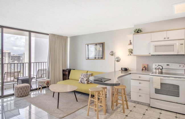 High Rise Ocean View Waikiki Condo, FREE Parking & Wi-Fi by Koko Resort Vacation Rentals - Foto 8