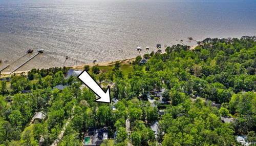 Luxe Fairhope Home with Covered Patio Walk to Bay - Foto 2