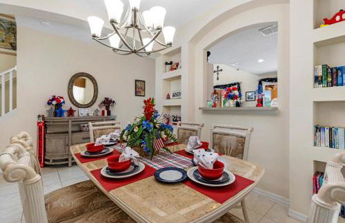 Family Friendly Emerald Island Resort Vacation Home with Private Pool and Spa Near Disney - Foto 12