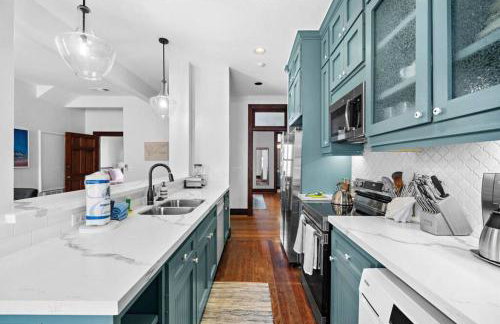 Historic loft in the heart of lively downtown Galveston and close to the Strand - Foto 8
