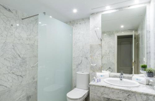 MARBELLA BANUS SUITES - Banús Playa Rocío - 3BR - 3BA - Direct Beach & Sea Access Complex - Outdoor Terrace w Garden Views - Pool - 3 Min Walk to Puerto Banús & Corte Ing Luxury Shopping - Ideal for Families - Foto 58