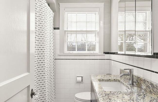 Cottage Charm - Photo 18