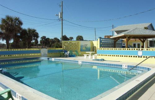 Flagler Beach Motel and Vacation Rentals - Photo 16