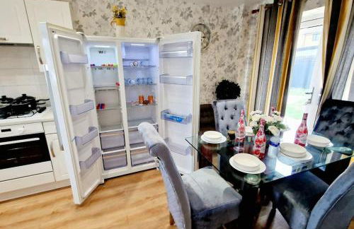 Modern Home near London ensuite room, 3 toilets - Foto 47