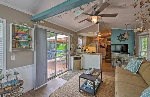 Middle Bass Island Escape Resort Pool and Bar! - Foto 4