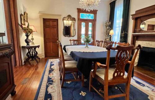 Large Historical Home for Groups Walk to Downtown! - Foto 30