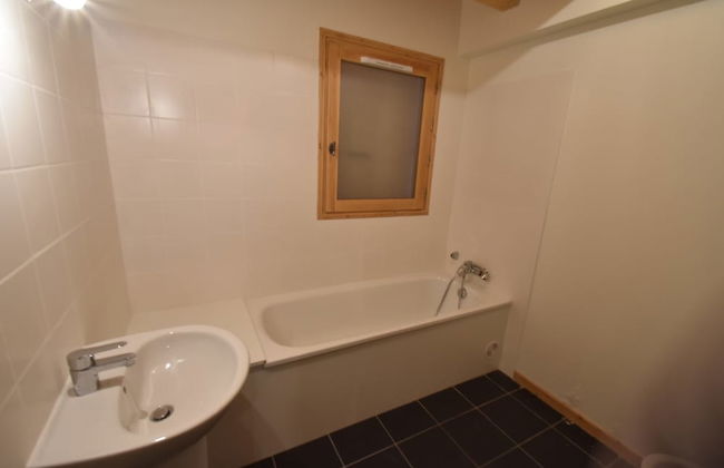 Splendid Chalet in Chamrousse With TV - Photo 24