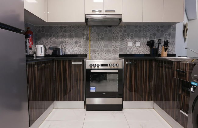 Elite LUX Holiday Homes - Cozy Modern 1BR in Dubai South - Photo 16