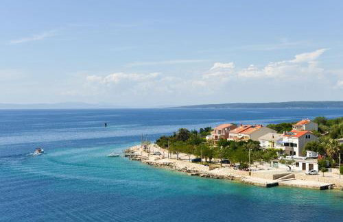 Cecilia Apartments - Photo 8