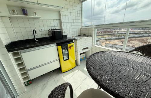 Apartamento Vista Mar Mirim 2 Dormitorios suite com Wifi para até 8 pessoas 1 vaga de estacionamento - Foto 16