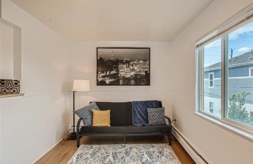 Natural Light, High-Vaulted Ceilings Apartment and Garage - Foto 10