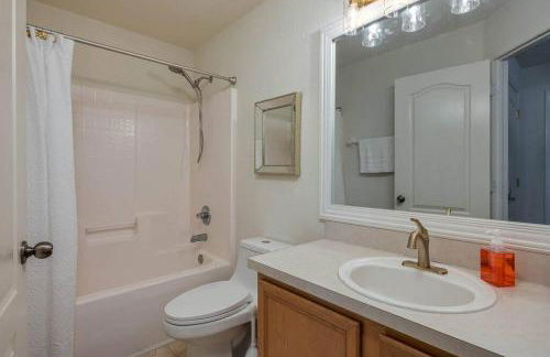 Fireside Hot Tub, King Bed Suite - Foto 24