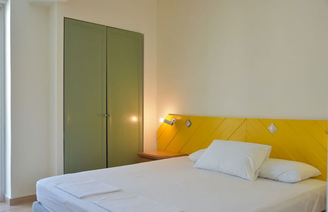 Bristol Sea View Apartments - Photo 5