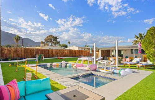 Desert Glow Getaway - Pool - Lounging - Backyard Games - Foto 39