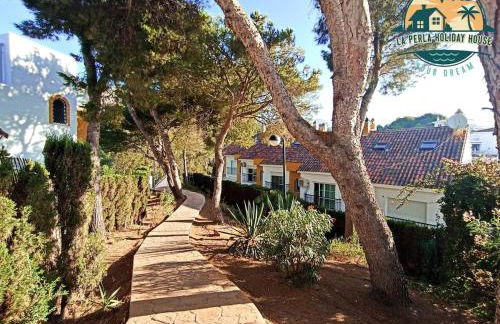 Seafront Townhouse with Stunning Mediterranean Views, community pool - Foto 31