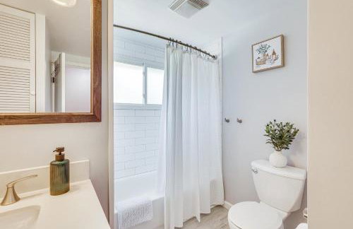 Fish, Hike and Golf Leisurely Navarre Home with Yard! - Foto 13