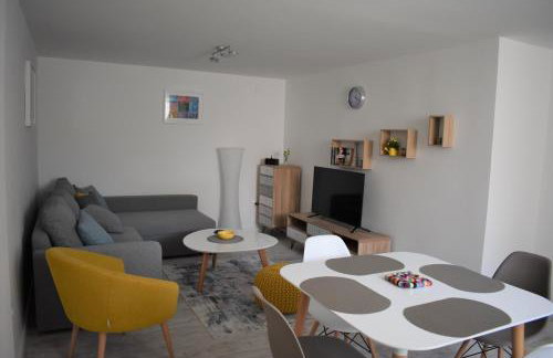 Apartman Tomki - modern, refurbished 2 bedroom apartment - 4 guests - Foto 3