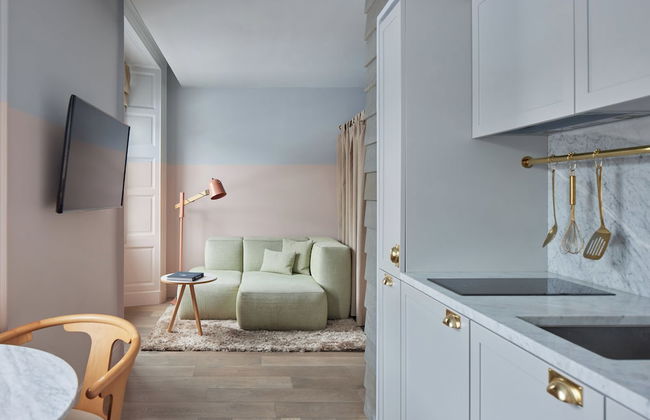 Eden Locke - Photo 35