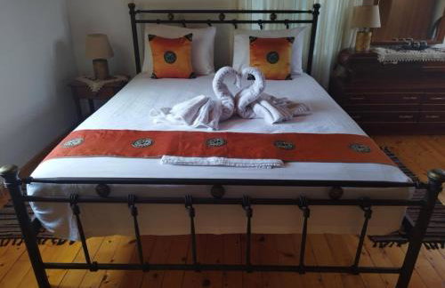 Thalia's Cottage - Cozy, Romantic Retreat with Sea & Mountain views - Photo 20