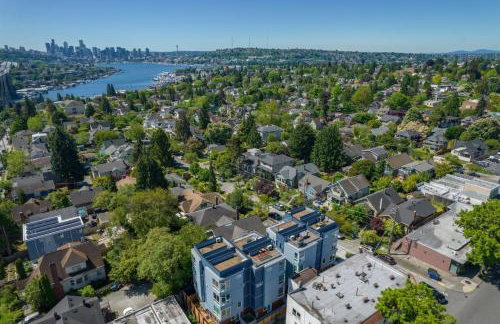 Rooftop Patio with Waterview, Private Garden & Grill 3BR 3BA- Modern Cityscape - Foto 66