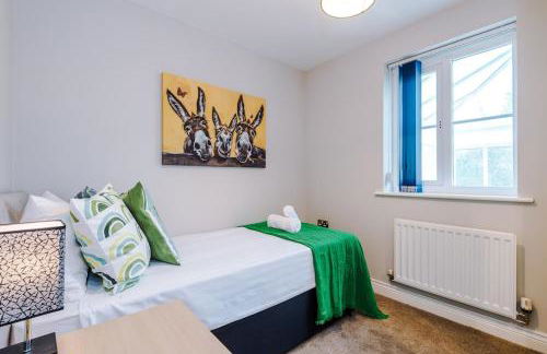 Charming Townhome Retreat, close to Manchester - Photo 10