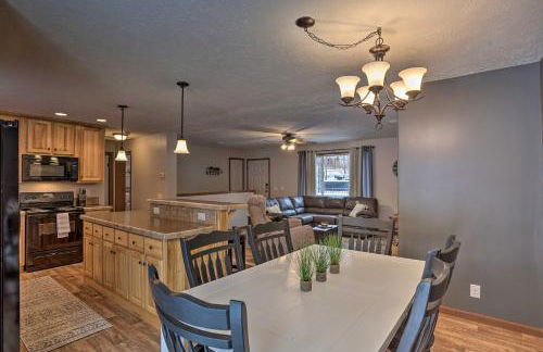 Idyllic Sturgis Home with Fire Pit and Large Deck! - Foto 10