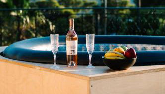 Villarose Suite HotTub SunsetView - Photo 2