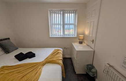 Large Modern House with Private Parking - Foto 156