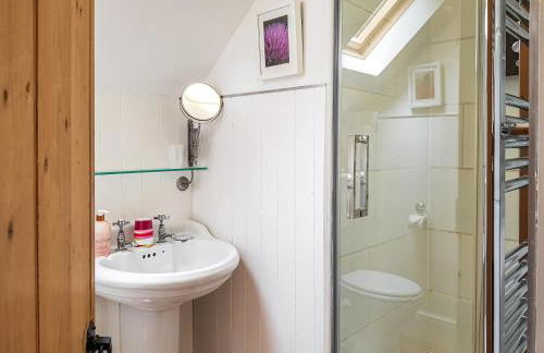 Craigdarroch Cottage - Photo 13