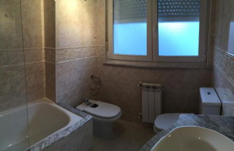 Tres dormitorios con magníficas vistas al mar - Foto 15