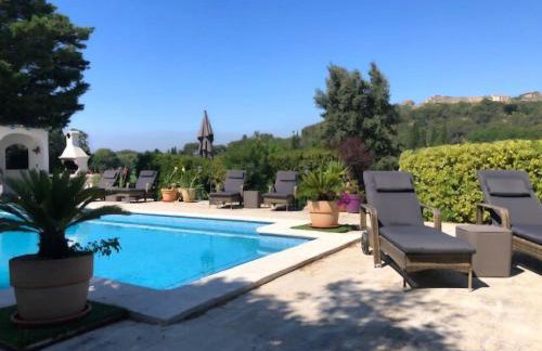 villa spacieuse piscine jacuzzi 8 chambres 16 couchages - Foto 2