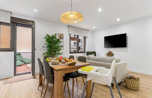 Monet, apartamento con terraza, cuna y trona - Foto 17