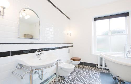 Queen Ann's Close - Photo 19