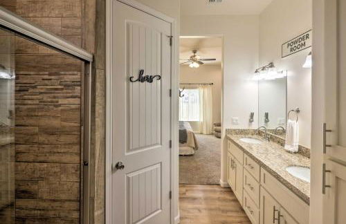 Bright Home with Yard, 4 Mi to Colorado River! - Foto 17