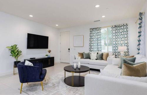 Near Coachella and Stagecoach Palm Springs , PGA resort Villa ,Golf, community pool, gym - Photo 4